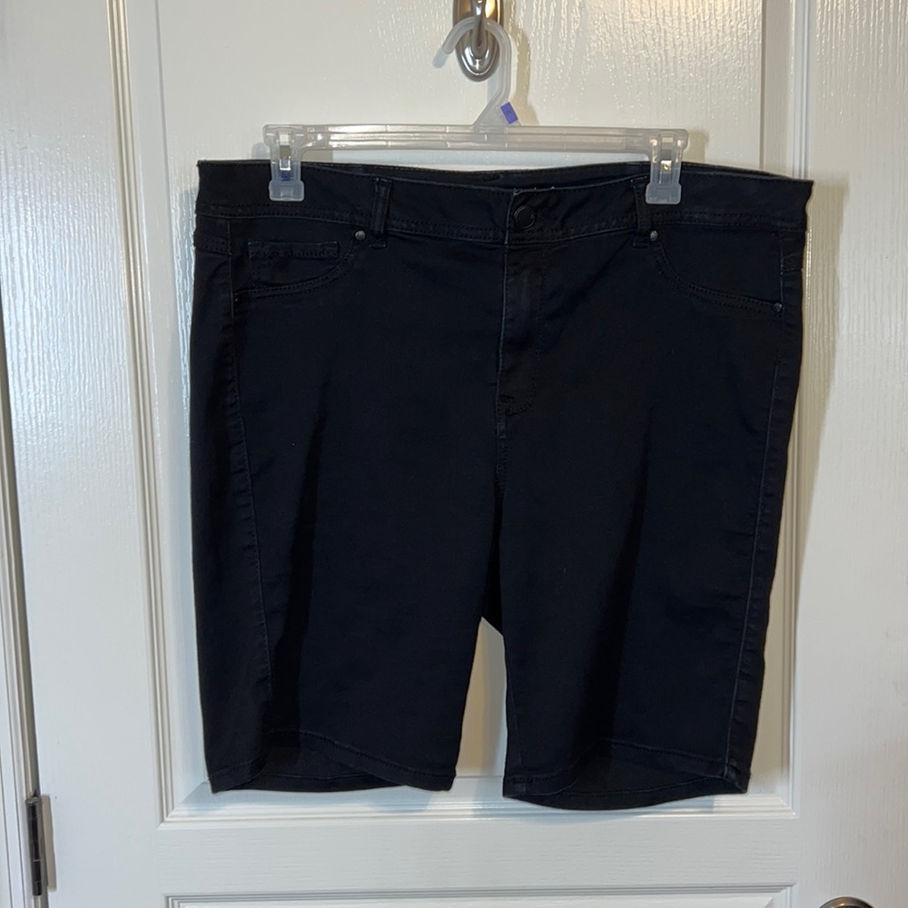 Black Denim Jean Stretch Shorts Sz 18 Avenue Denim